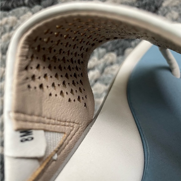 Baretraps White Palm tree Sandal. Size 8 M - Picture 5 of 6